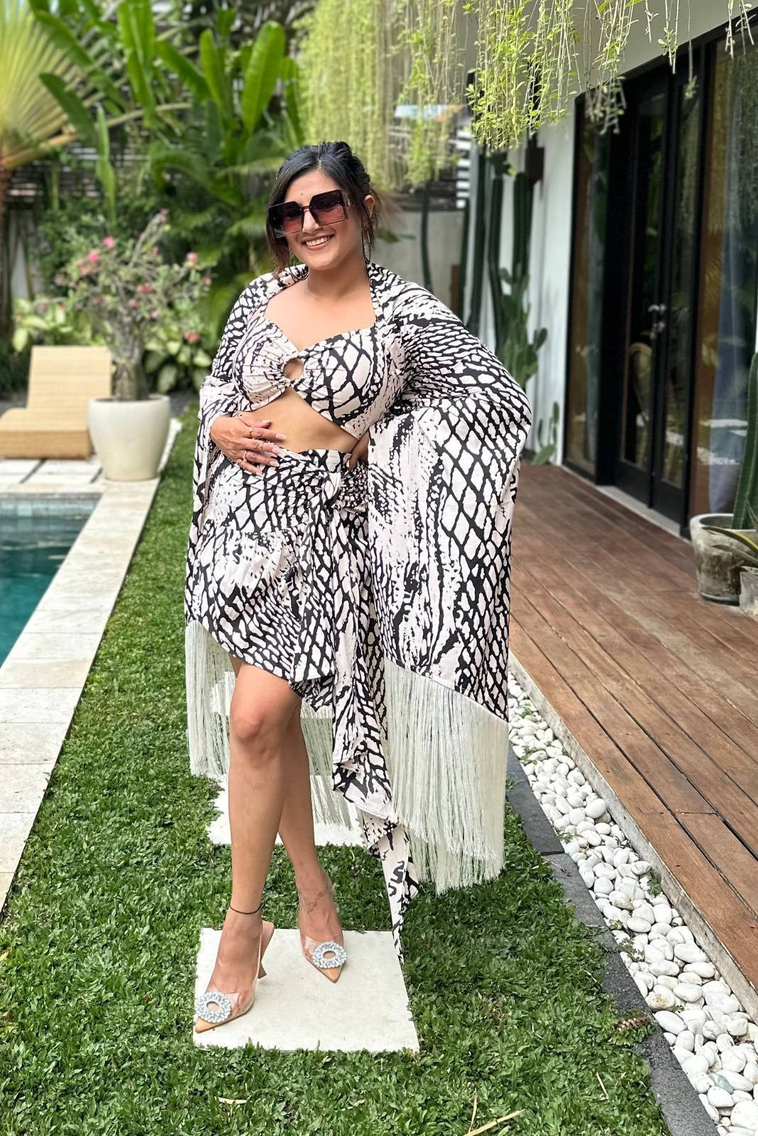 Black And White 3 Piece Set With Cape & Sarong