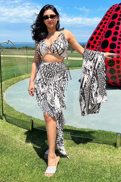 Black And White 3 Piece Set With Cape & Sarong